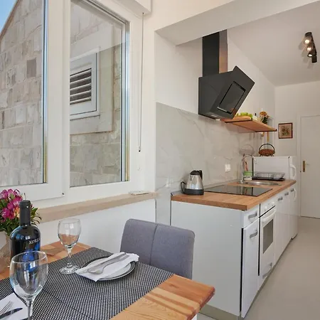 Micika Guest house 3*